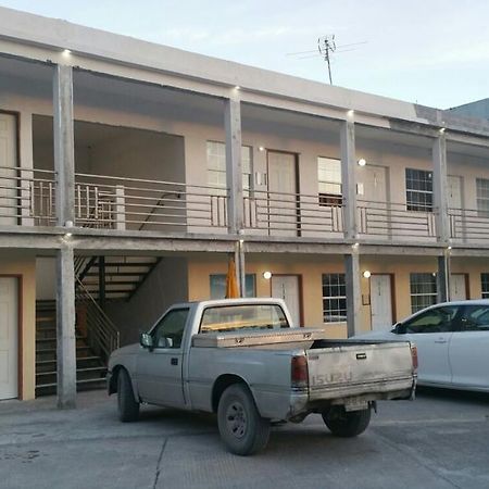 Hotel Estrella มาตาโมรอส ภายนอก รูปภาพ