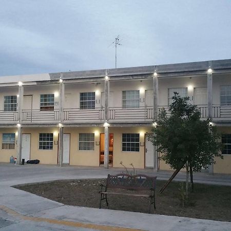Hotel Estrella มาตาโมรอส ภายนอก รูปภาพ
