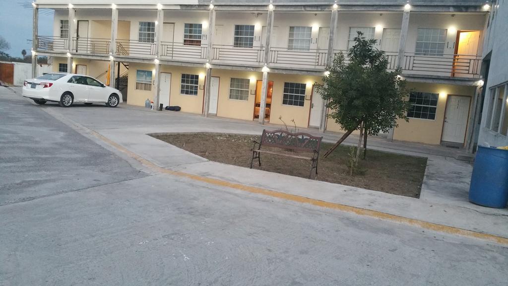 Hotel Estrella มาตาโมรอส ภายนอก รูปภาพ