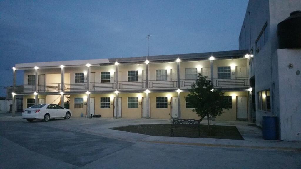 Hotel Estrella มาตาโมรอส ภายนอก รูปภาพ