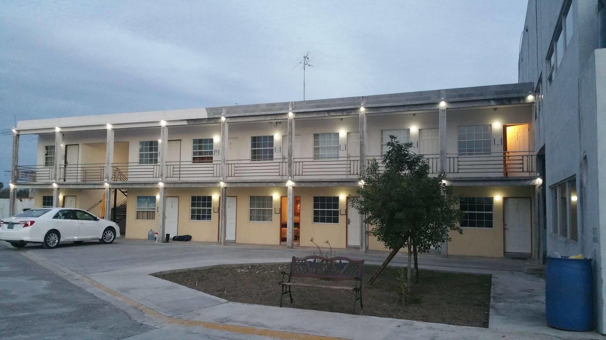 Hotel Estrella มาตาโมรอส ภายนอก รูปภาพ